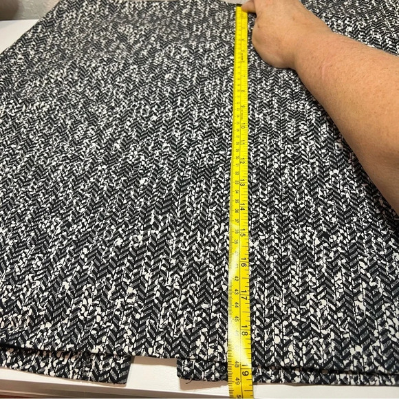 Express Womens Size 12 Black & White Abstract Print Back Zip Straight Skirt EUC - Picture 5 of 13